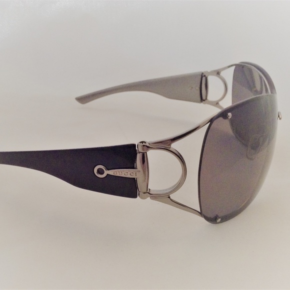 ❤️FLASH SALE!!❤️ Gucci Designer Shield Sunglasses - Picture 4 of 7